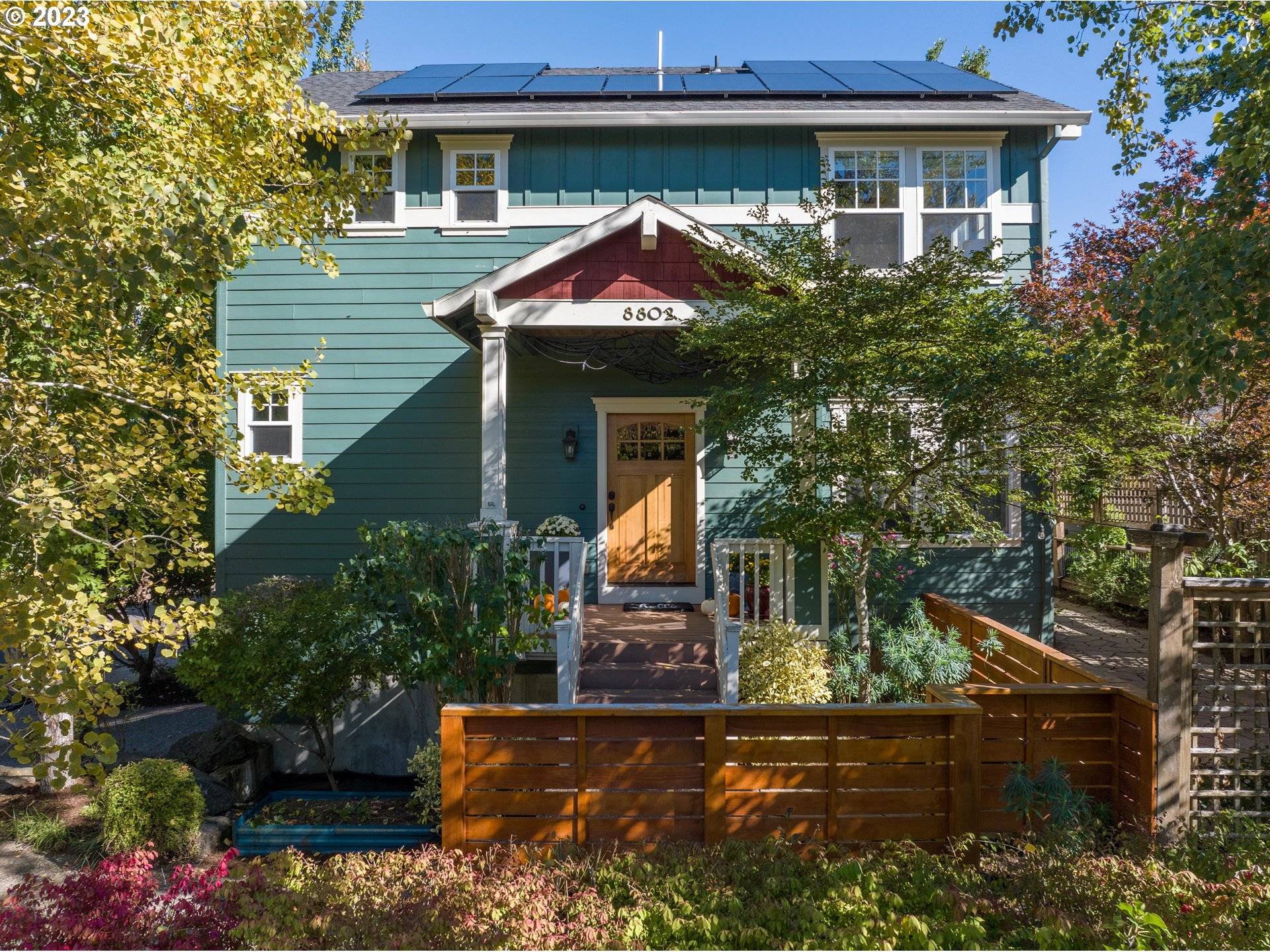 8802 SW 52ND AVE, Portland, OR 97219