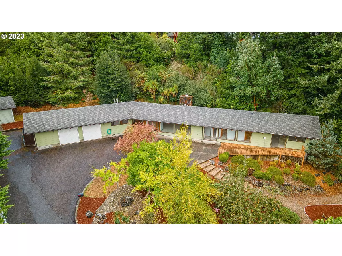 North Bend, OR 97459,2138 MADRONA