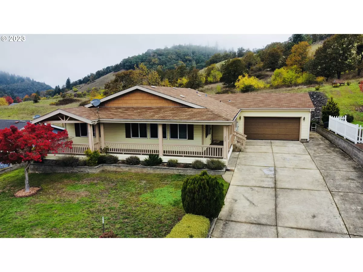 Myrtle Creek, OR 97457,263 SE CORDELIA DR