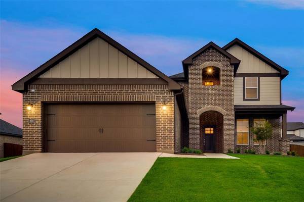 800 Feather Edge Drive, Springtown, TX 76082