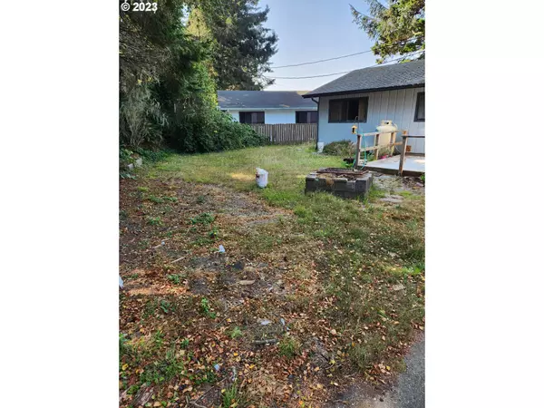 Gold Beach, OR 97444,94074 HILLTOP DR