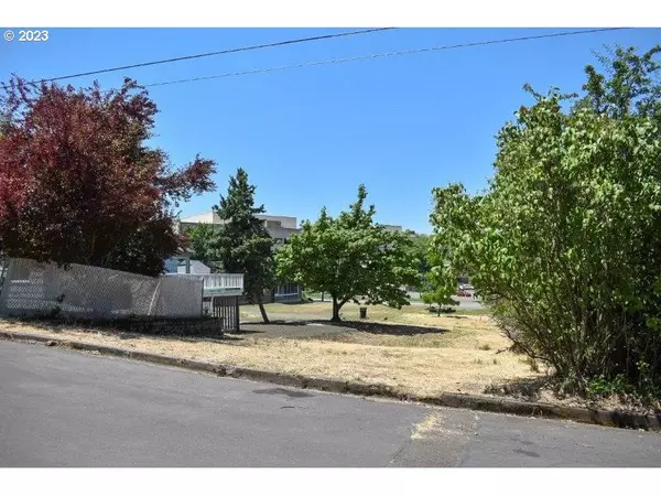 Roseburg, OR 97470,248 SE PITZER ST