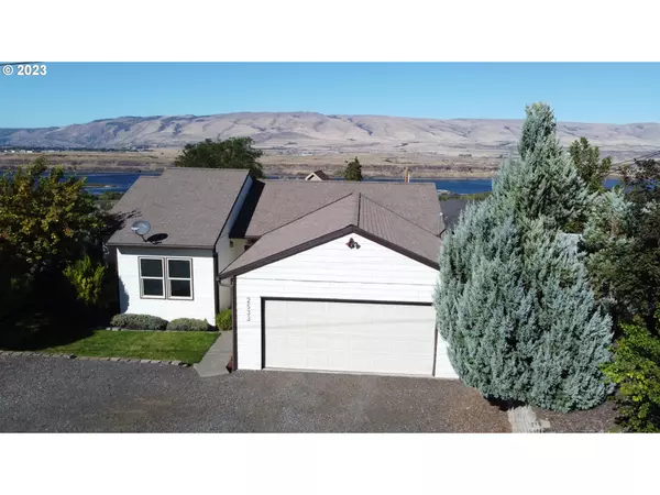 2533 E 10TH ST, The Dalles, OR 97058