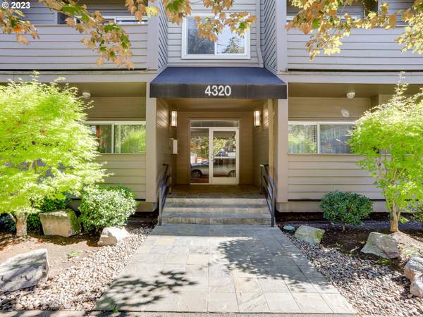 4320 S CORBETT AVE #217, Portland, OR 97239