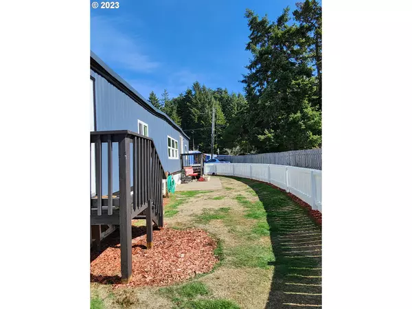 North Bend, OR 97459,67624 SPINREEL RD #32