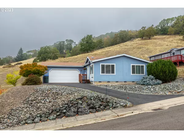 Myrtle Creek, OR 97457,281 SE CORDELIA DR