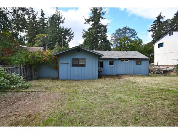 White Salmon, WA 98672,646 SE OAK ST