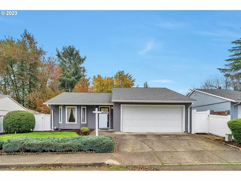 2309 E OAK DR, Newberg, OR 97132