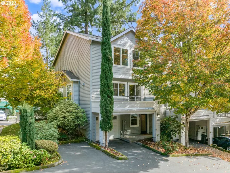 4510 LOWER DR #B1, Lake Oswego, OR 97035