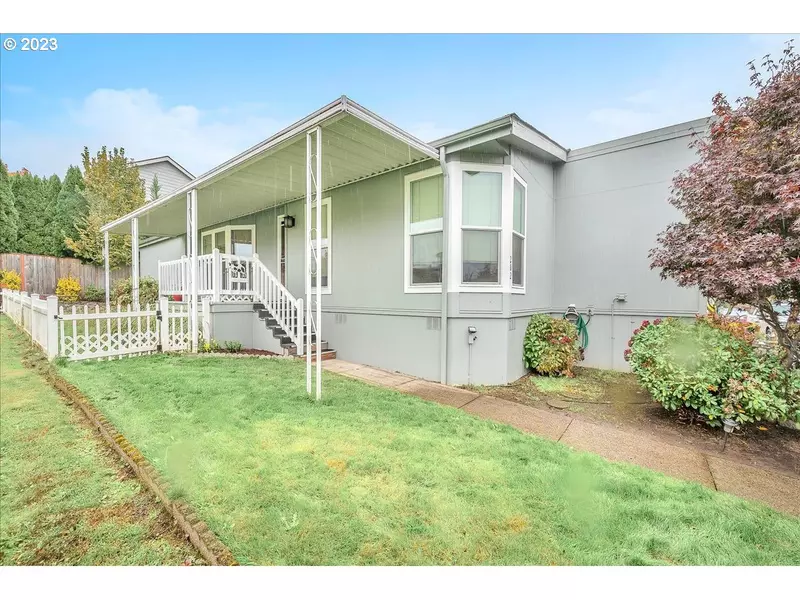 12450 SW FISCHER RD #202, Portland, OR 97224