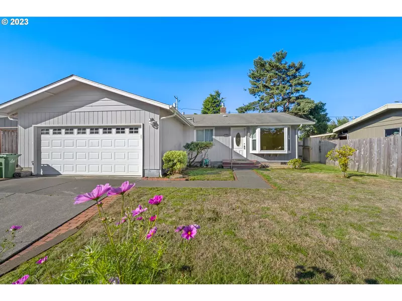 1580 LINCOLN ST, North Bend, OR 97459