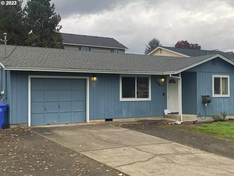 2380 LANDERS AVE, Roseburg, OR 97471