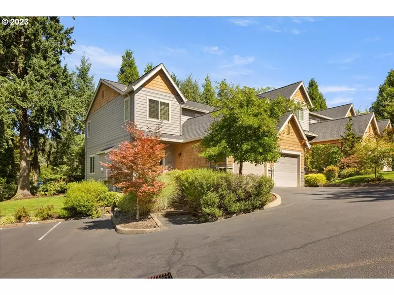 12802 BOONES FERRY RD, Lake Oswego, OR 97035