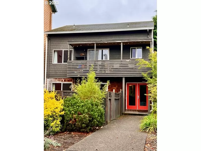 3511 S CORBETT AVE, Portland, OR 97239