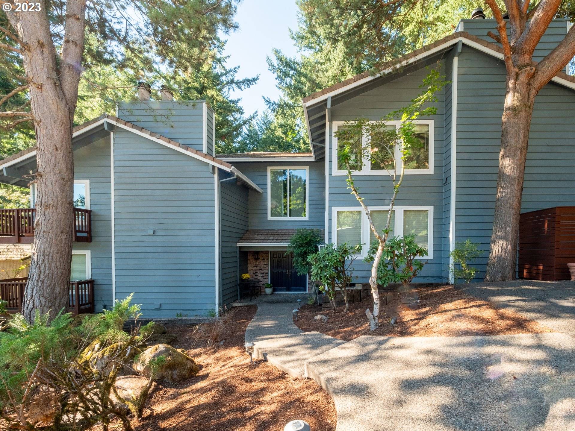 301 CERVANTES, Lake Oswego, OR 97035