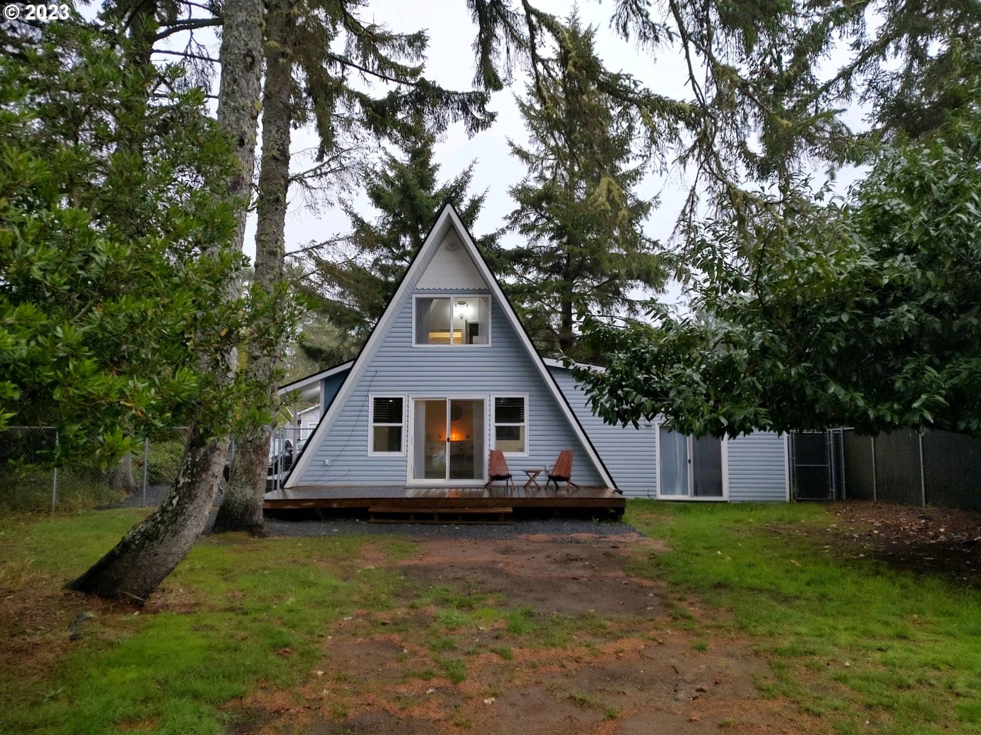 175 Octopus AVE NE, Ocean Shores, WA 98569