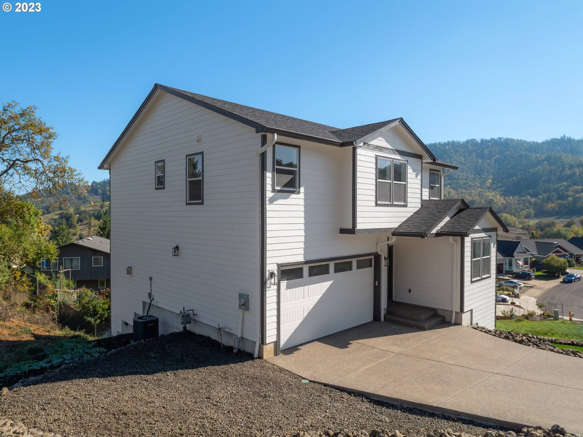 Roseburg, OR 97470,925 SE GOLDEN EAGLE AVE