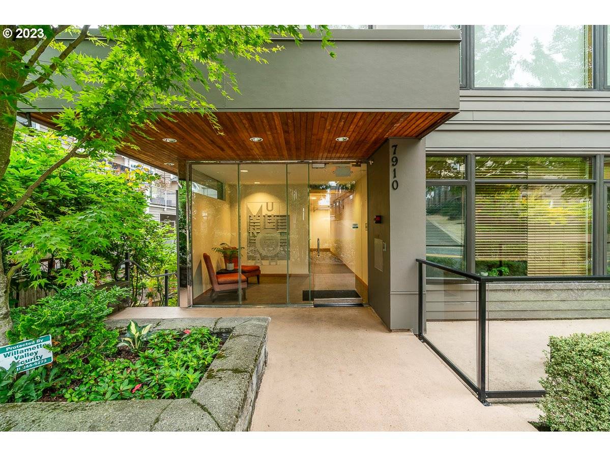 7910 SW 31ST AVE #106, Portland, OR 97219