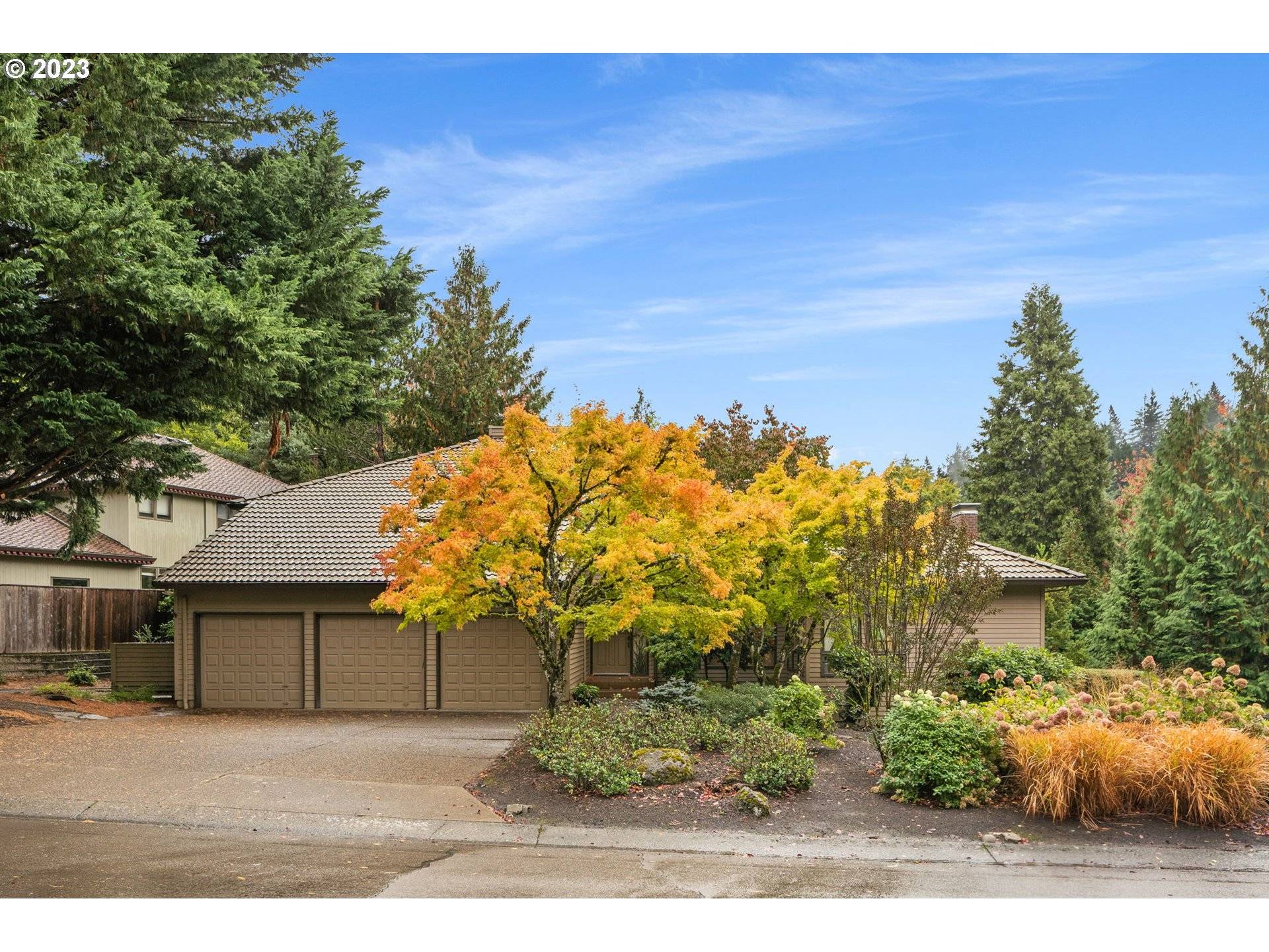 Lake Oswego, OR 97034,18368 TAMAWAY DR