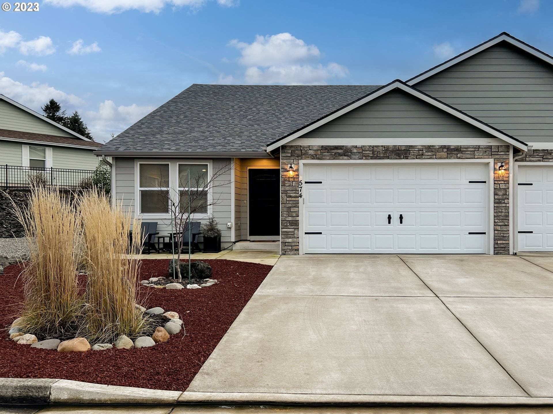 574 FAIRWAY ESTATES DR, Sutherlin, OR 97479