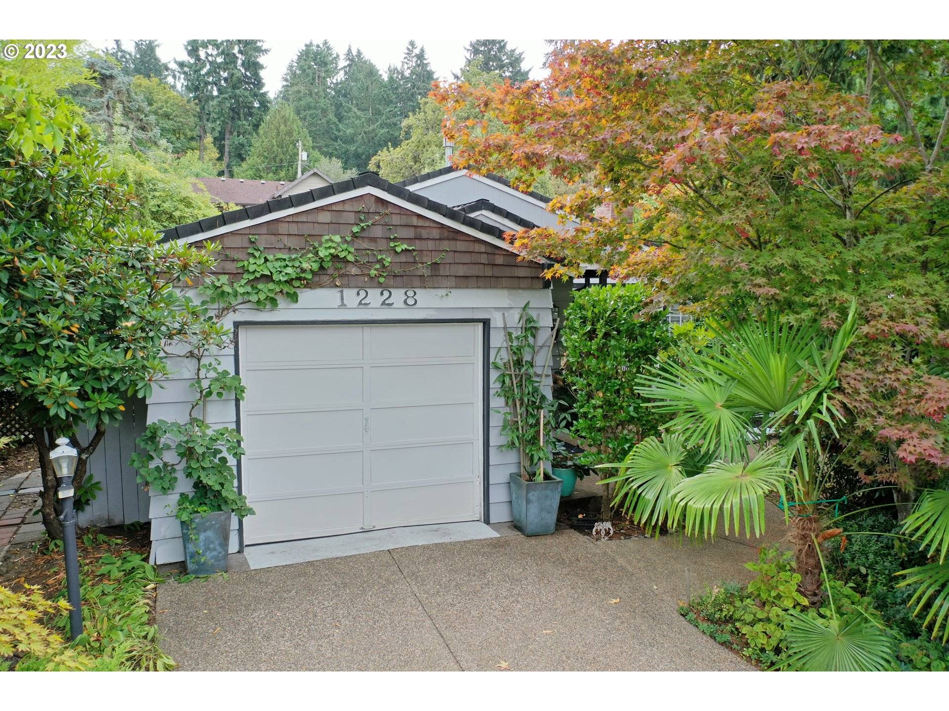 1228 CEDAR ST, Lake Oswego, OR 97034