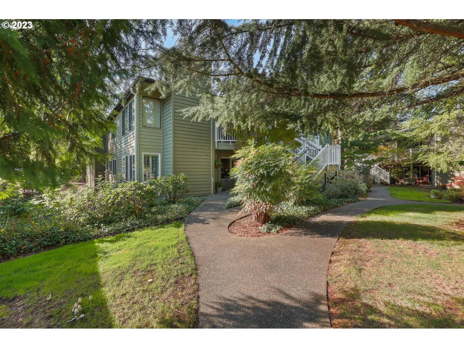 Lake Oswego, OR 97034,5053 FOOTHILLS DR #A