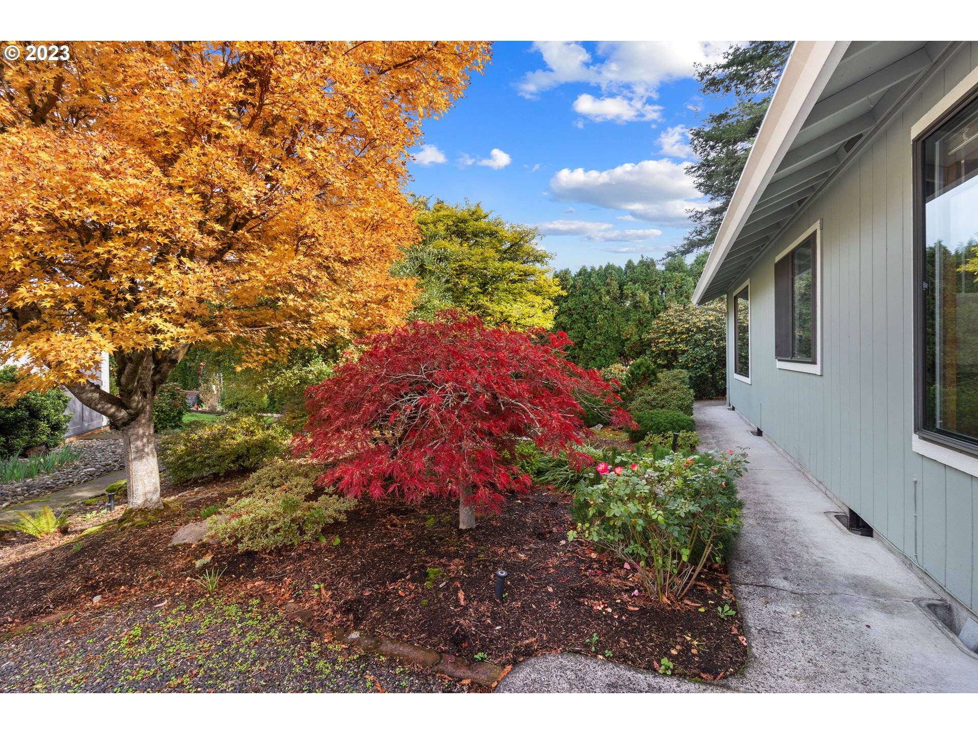 Portland, OR 97230,15809 NE THOMPSON CT