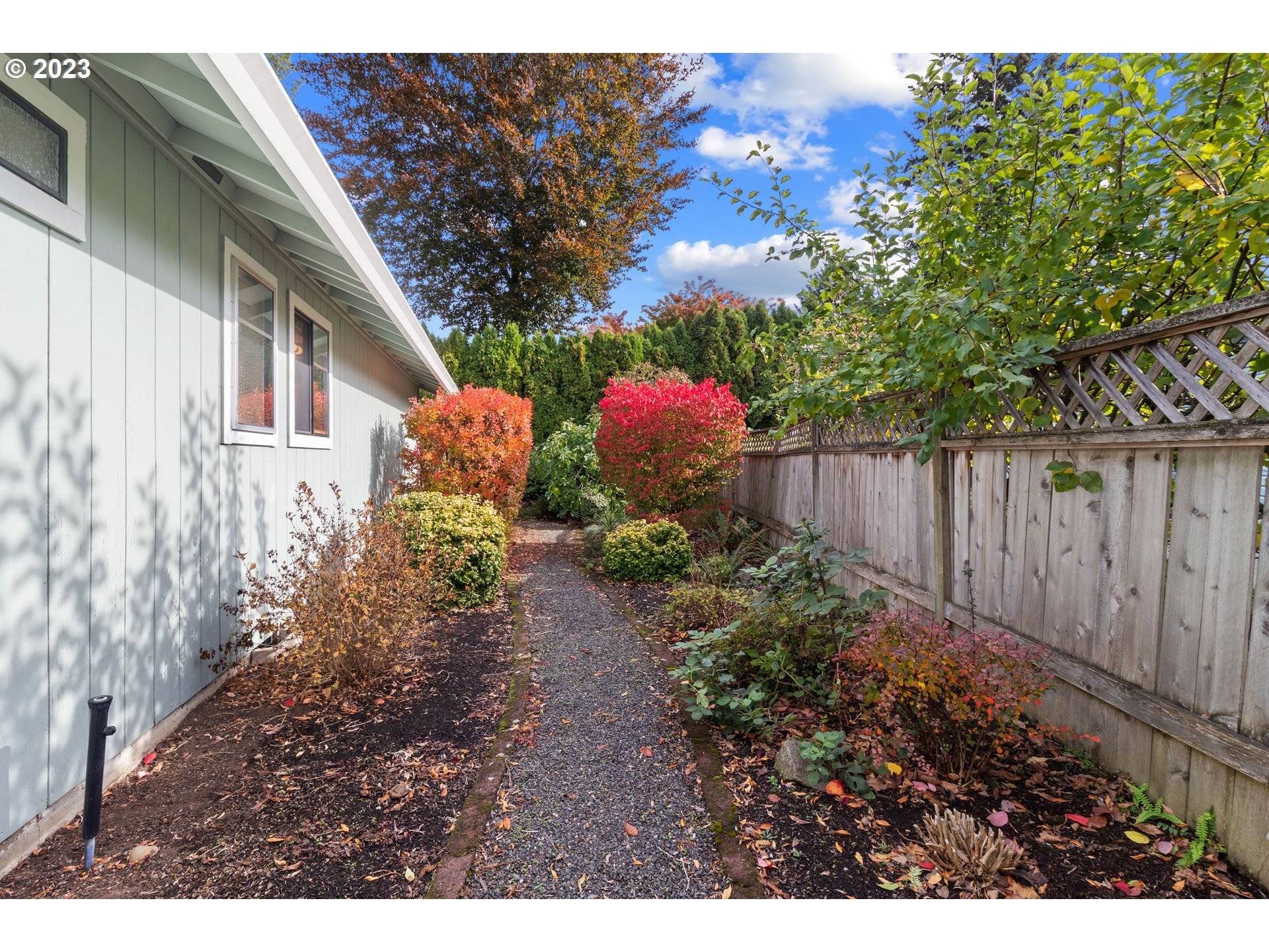 Portland, OR 97230,15809 NE THOMPSON CT