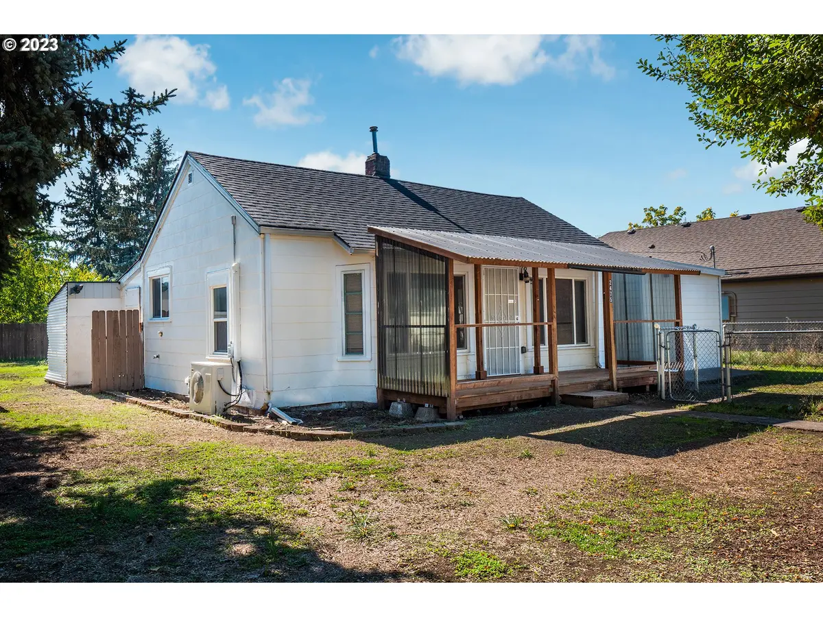 2475 G ST, Springfield, OR 97477