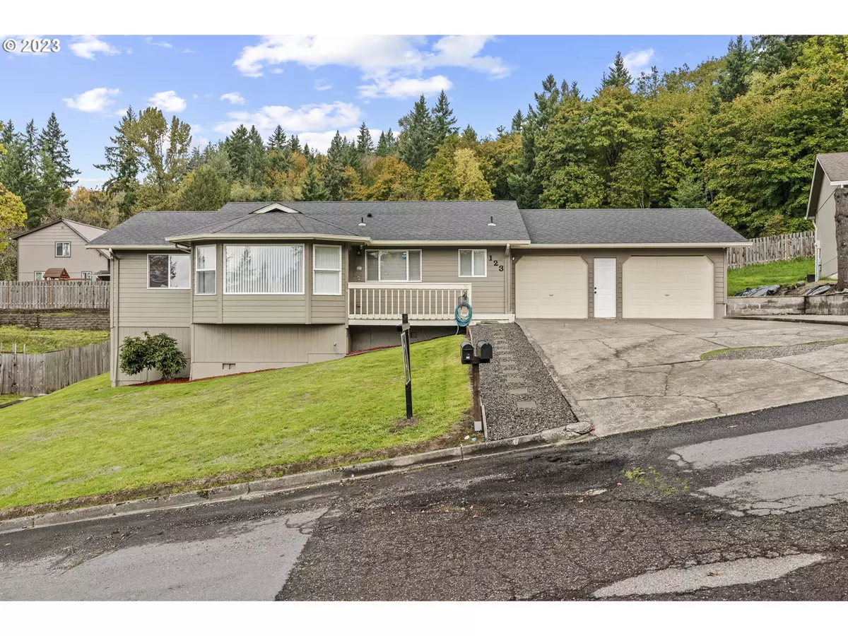 Kelso, WA 98626,123 APPLE LN