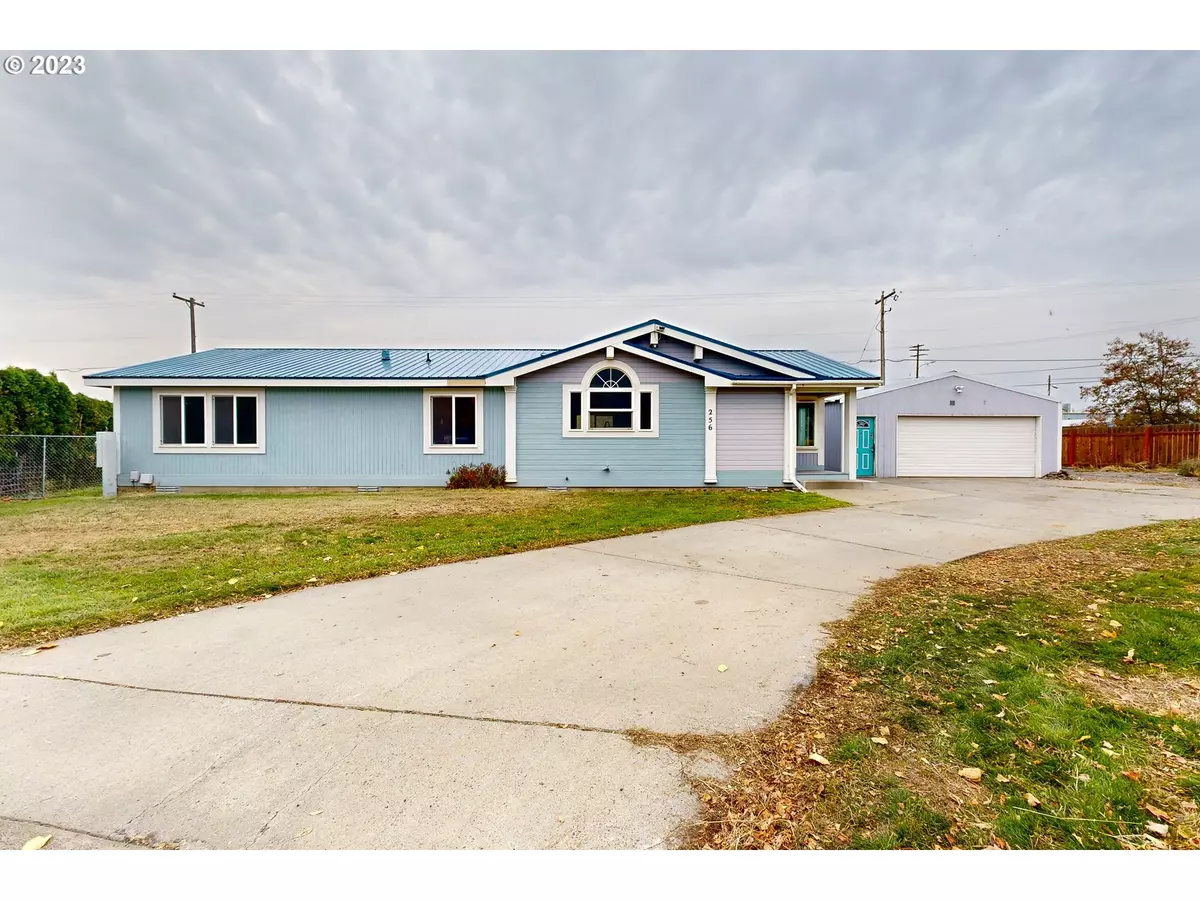 Milton Freewater, OR 97862,256 LAMB CT