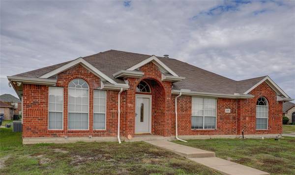 2215 W Thoroughbred Drive, Lancaster, TX 75146