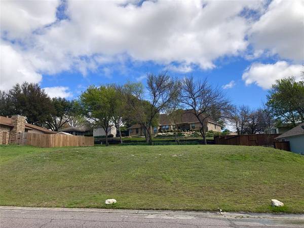 8812 Hidden Hill Drive, Fort Worth, TX 76179