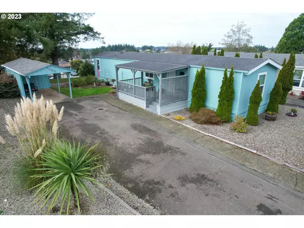 1233 EMBARCADERO CIR, Coos Bay, OR 97420