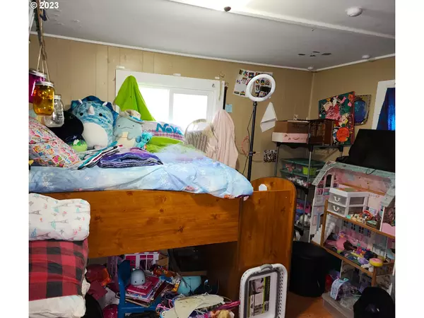 Springfield, OR 97477,775 28TH ST