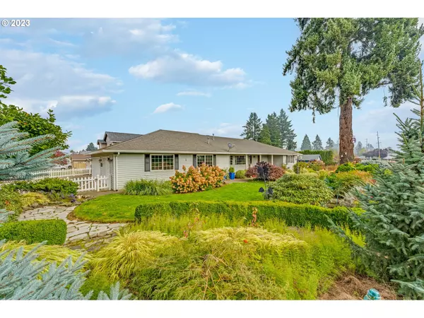 1740 N LAURELWOOD LOOP, Canby, OR 97013