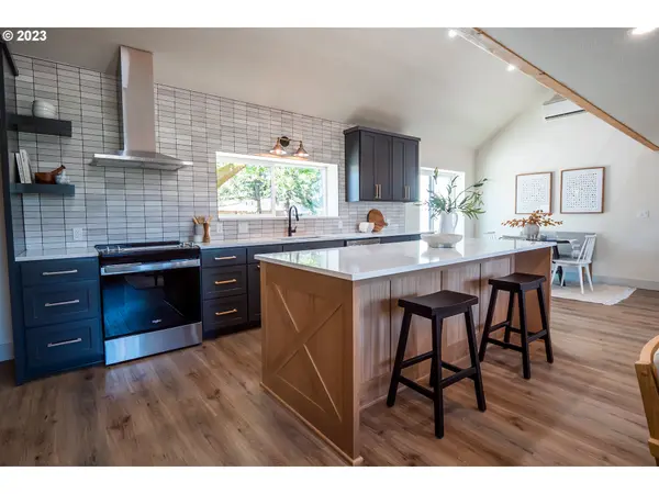 Springfield, OR 97478,1050 KINTZLEY AVE