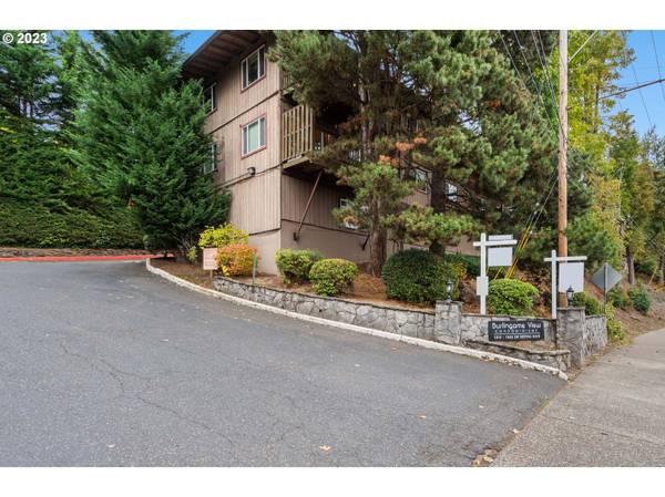 1045 SW BERTHA BLVD #7,  Portland,  OR 97219