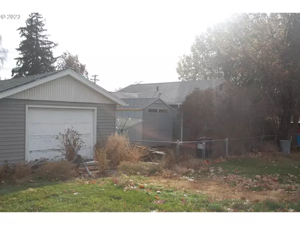 Condon, OR 97823,313 W SPRING ST