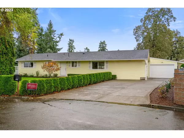 355 CEDAR AVE, Woodburn, OR 97071