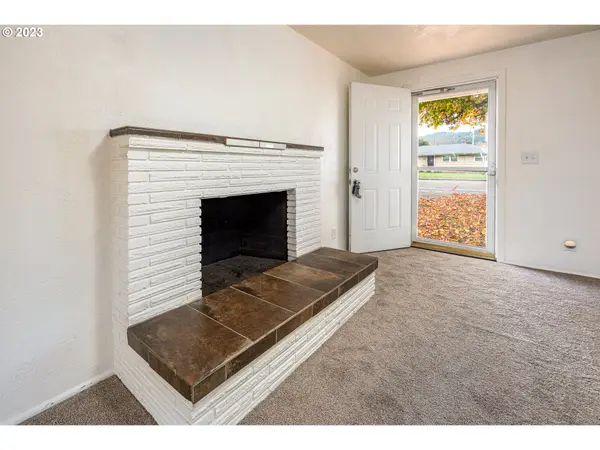 Springfield, OR 97478,3944 JASPER RD