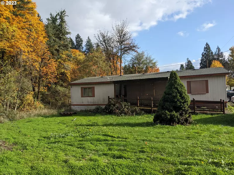 32905 James ST #20, Scappoose, OR 97056