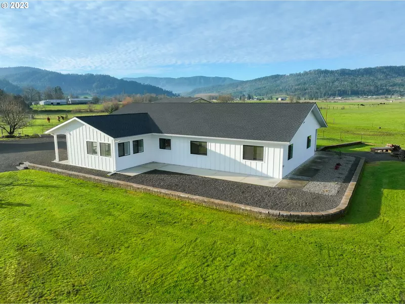 1023 DAIRY LOOP RD, Roseburg, OR 97471