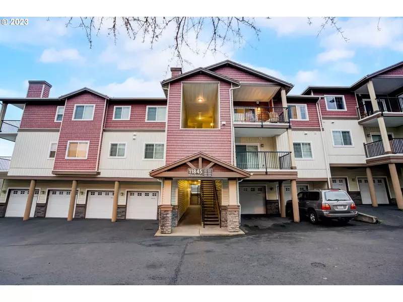 11845 NW STONE MOUNTAIN LN #403, Portland, OR 97229