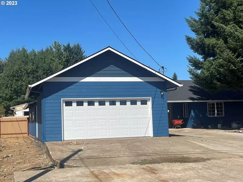 520 SE HANKEL ST, Dallas, OR 97338