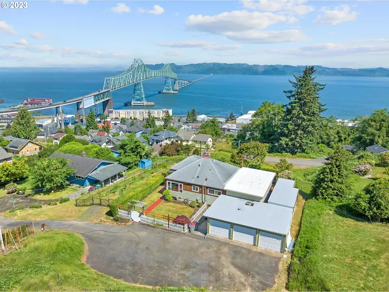 100 W FRANKLIN AVE, Astoria, OR 97103