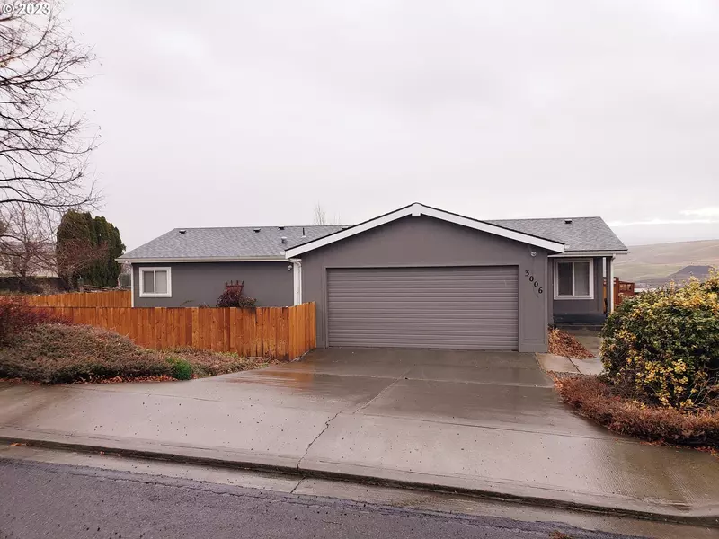 3006 SW RIVER VIEW DR, Pendleton, OR 97801