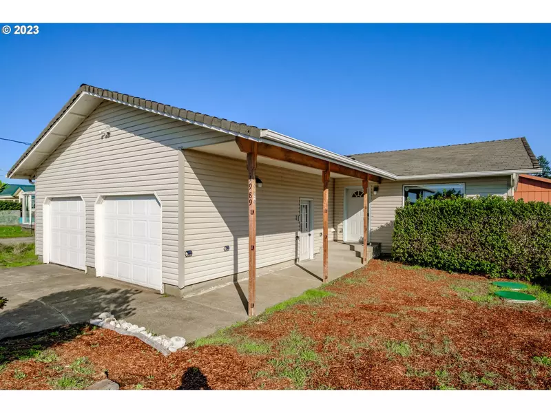 1989 NW ADMIRALTY CIR, Waldport, OR 97394