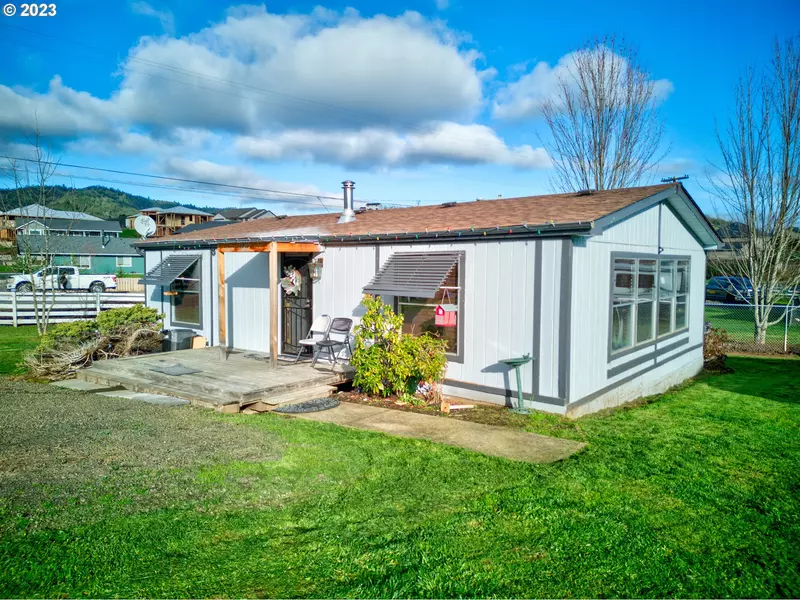 2465 BROCKWAY RD, Winston, OR 97496