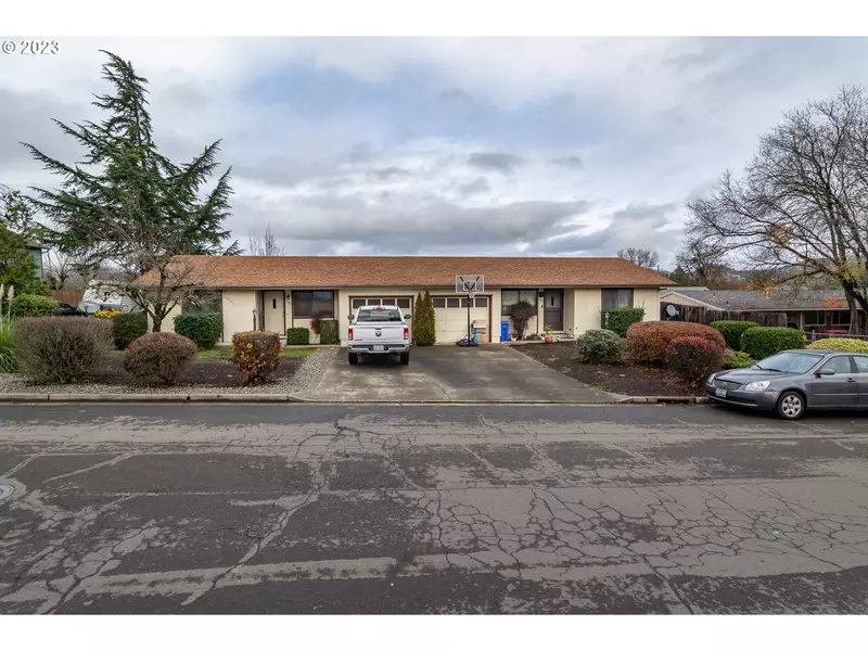 145 CHANDLER DR, Roseburg, OR 97471